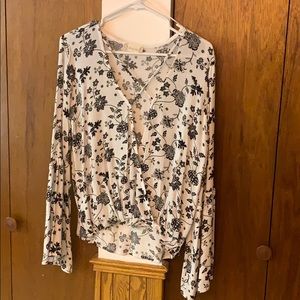 Long sleeve white and black dress up top